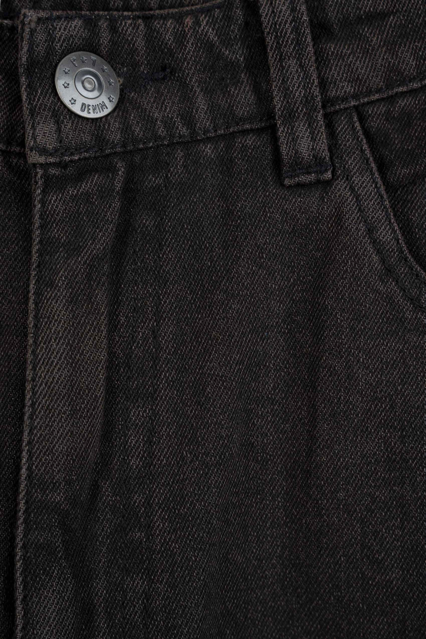 Czarne spodnie jeansowe SLIM z wąskimi nogawkami