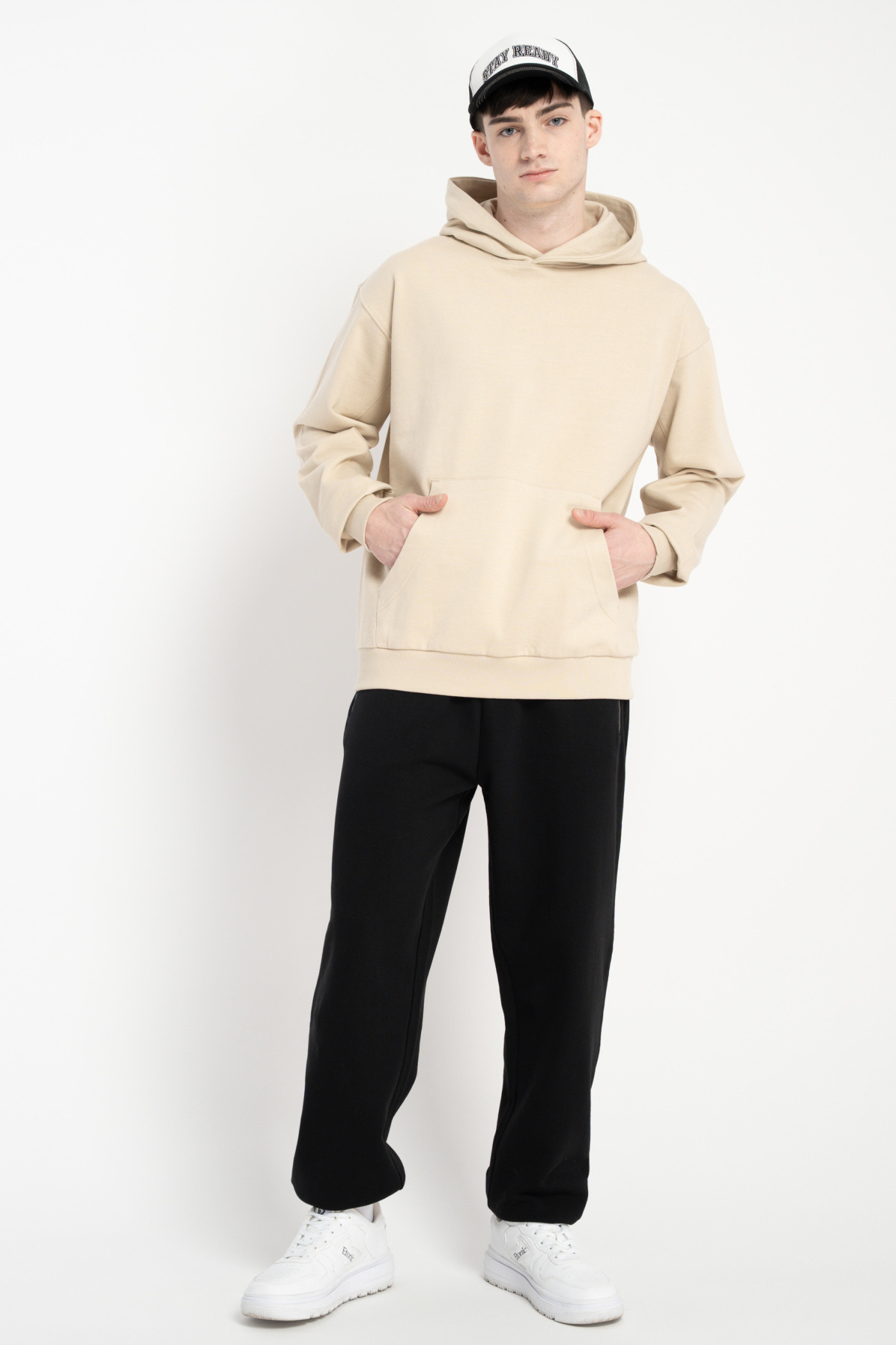 Czarne spodnie dresowe OVERSIZE bez nadruków