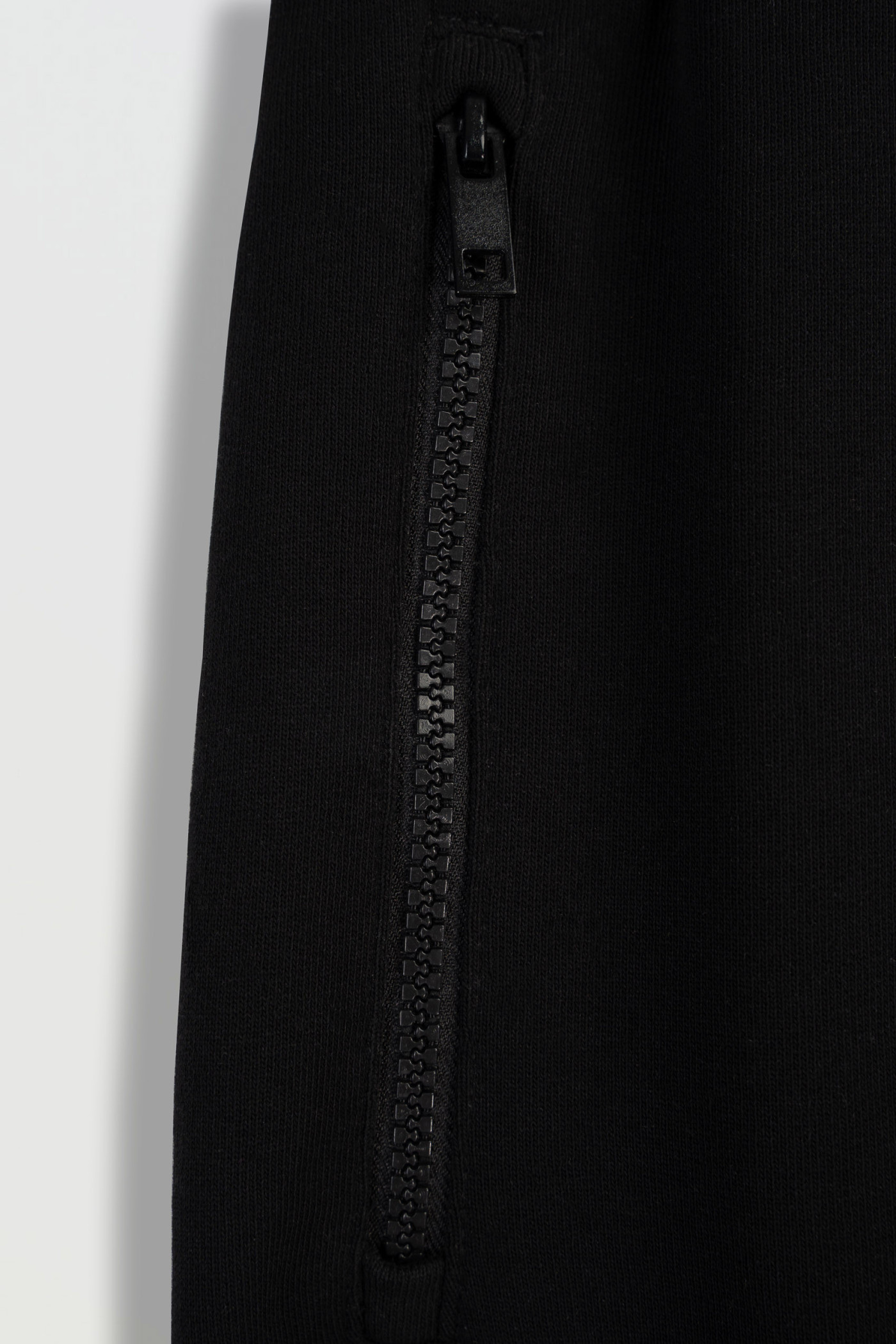 Czarne spodnie dresowe OVERSIZE bez nadruków