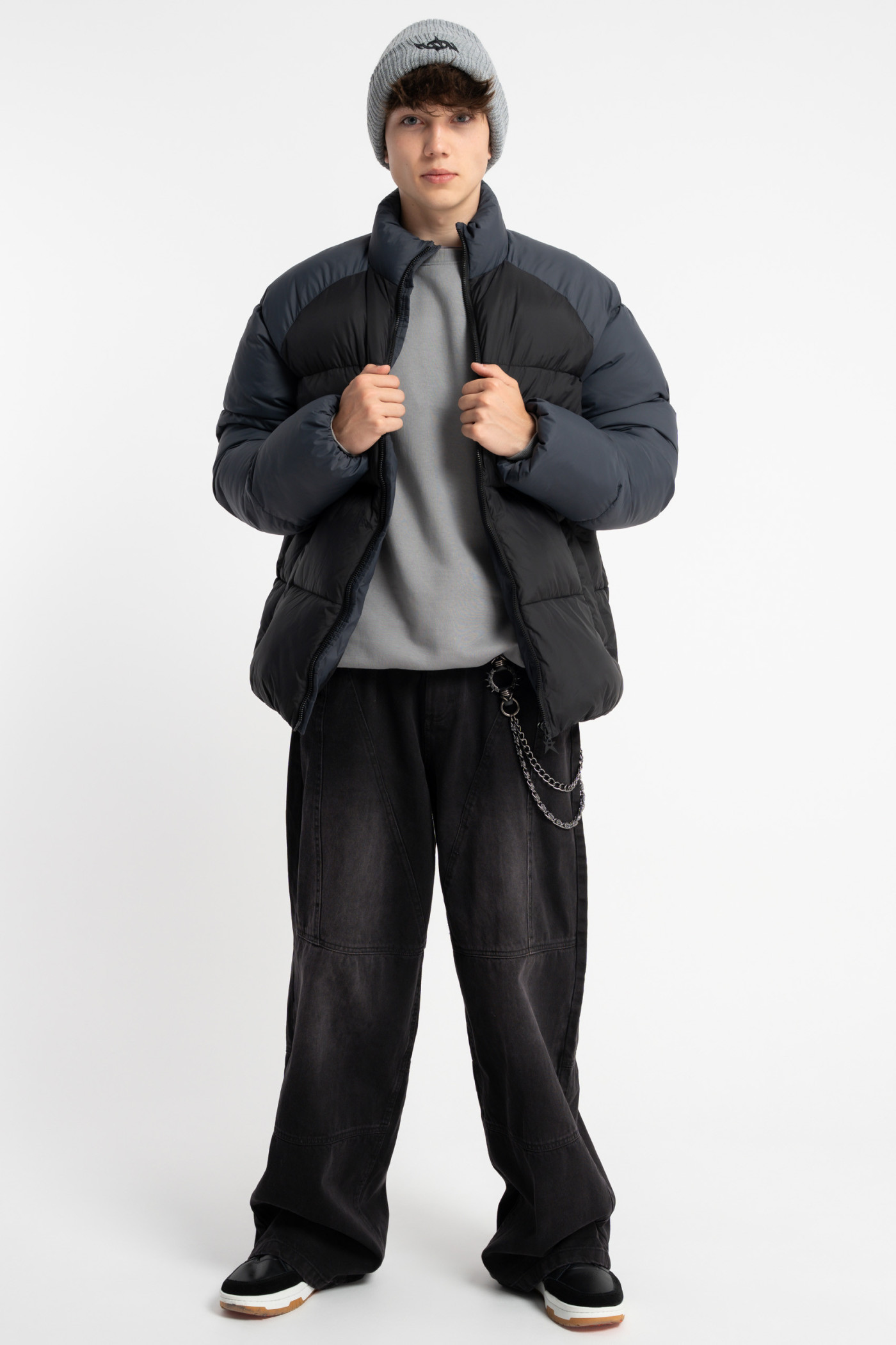 Czarno-szara pikowana kurtka z ociepleniem bez kaptura