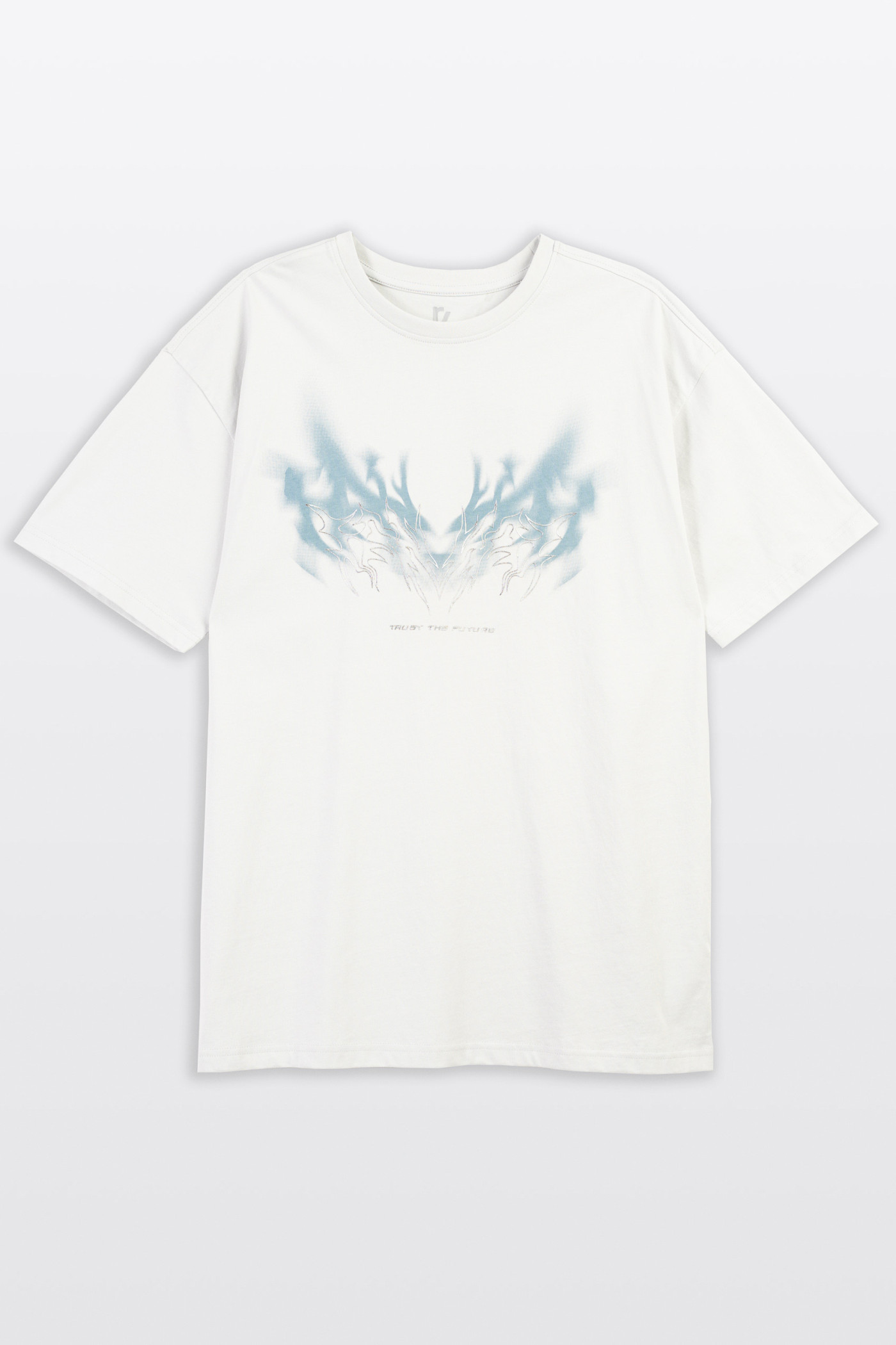 Biały t-shirt LOOSE z autorską grafiką z przodu