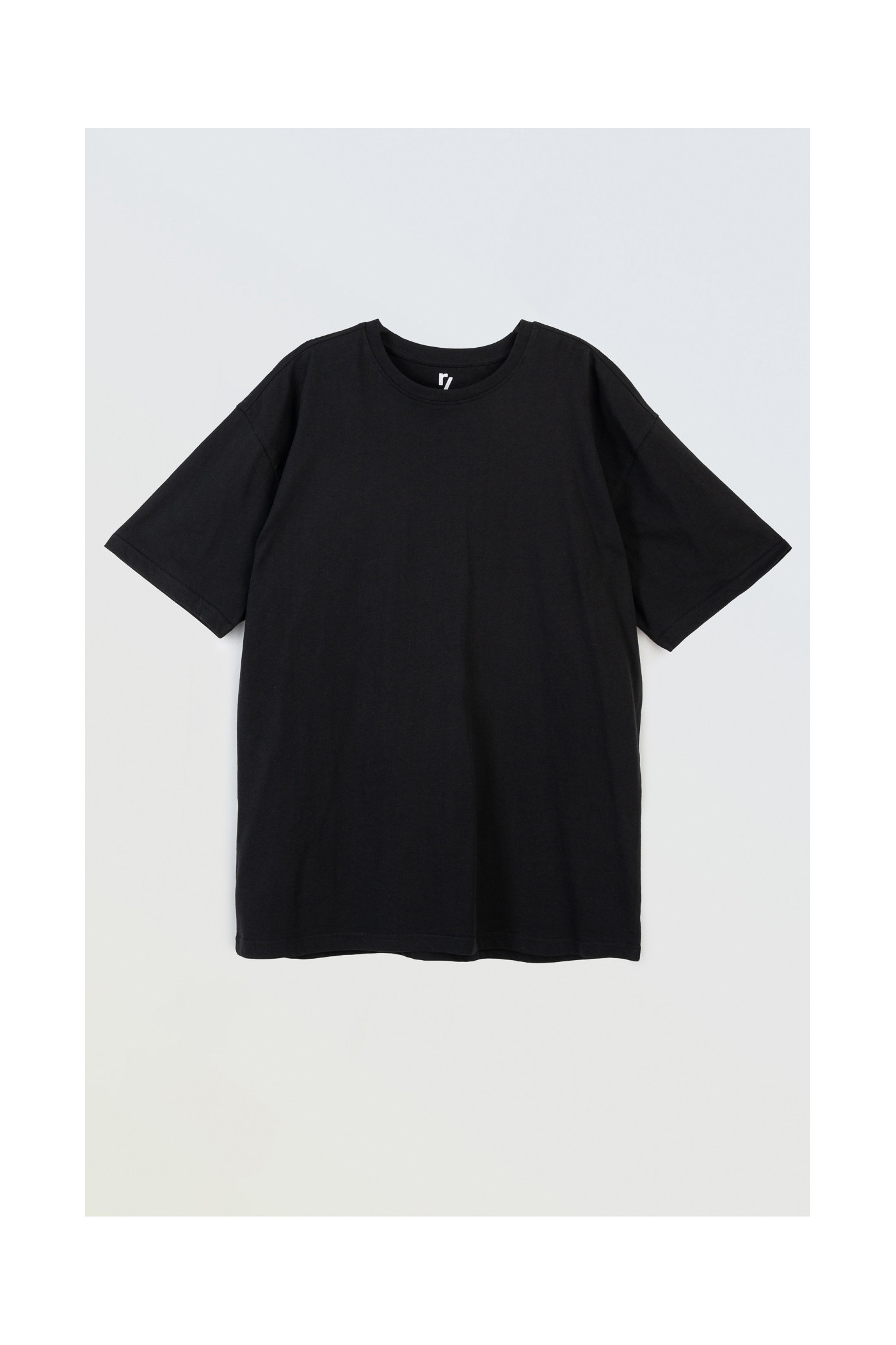 Czarny t-shirt LOOSE z autorską grafiką z tyłu
