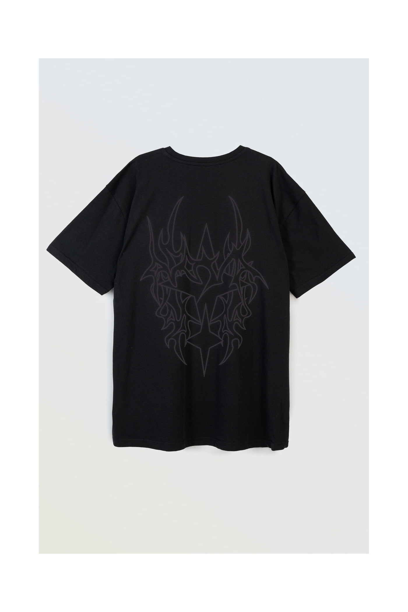 Czarny t-shirt LOOSE z autorską grafiką z tyłu