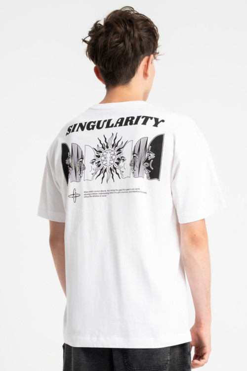 Biały t-shirt LOOSE z autorską grafiką z tyłu