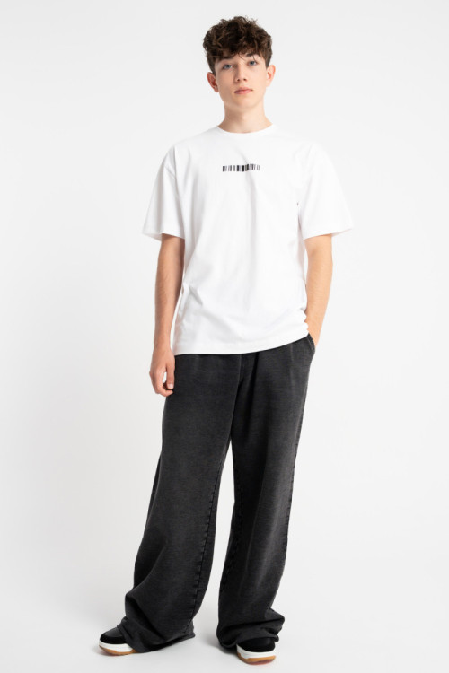 Biały t-shirt LOOSE z autorską grafiką z tyłu
