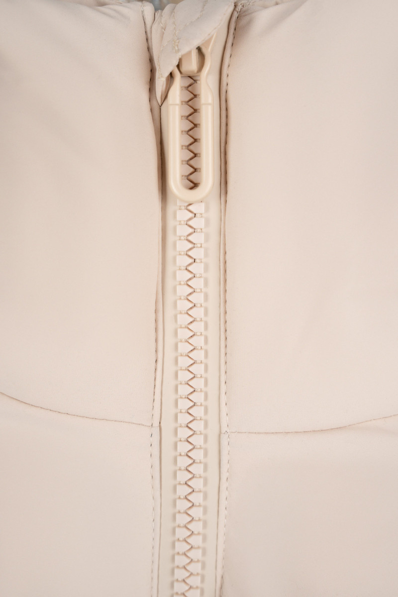 Kremowa długa pikowana kurtka ocieplana z kapturem, kremowy