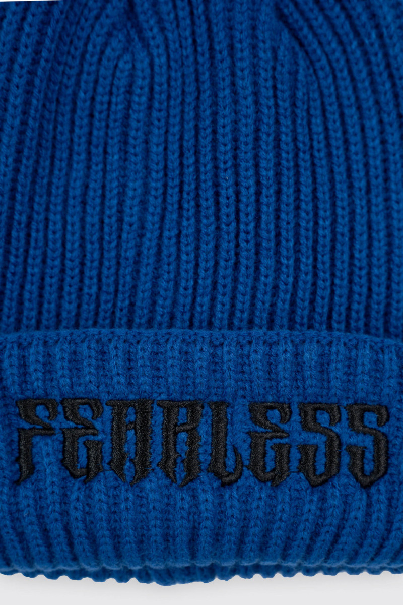 Niebieska czapka zimowa z napisem na przodzie, granatowy