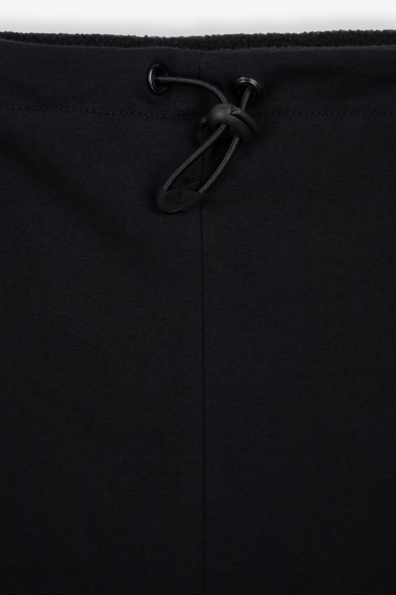 Czarny komin z nadrukiem Czarny komin z nadrukiem