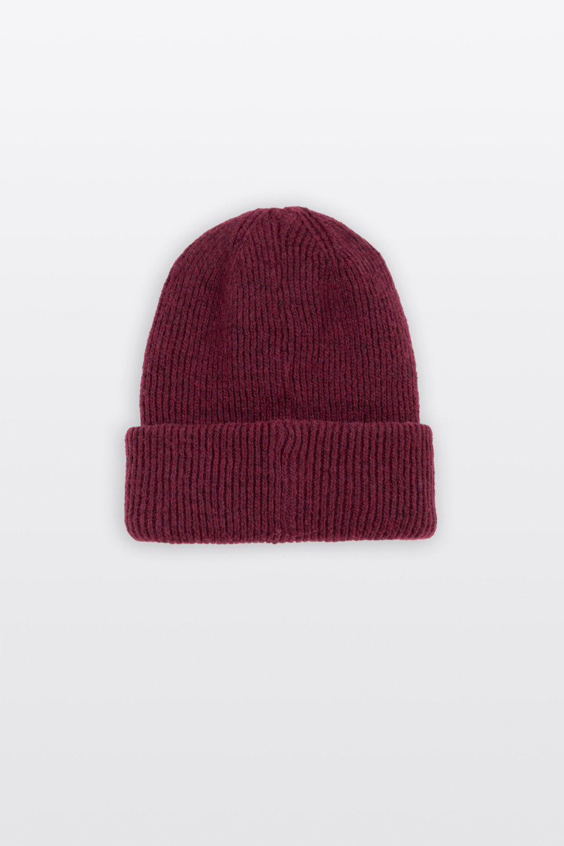 Bordowa czapka zimowa, bordowy