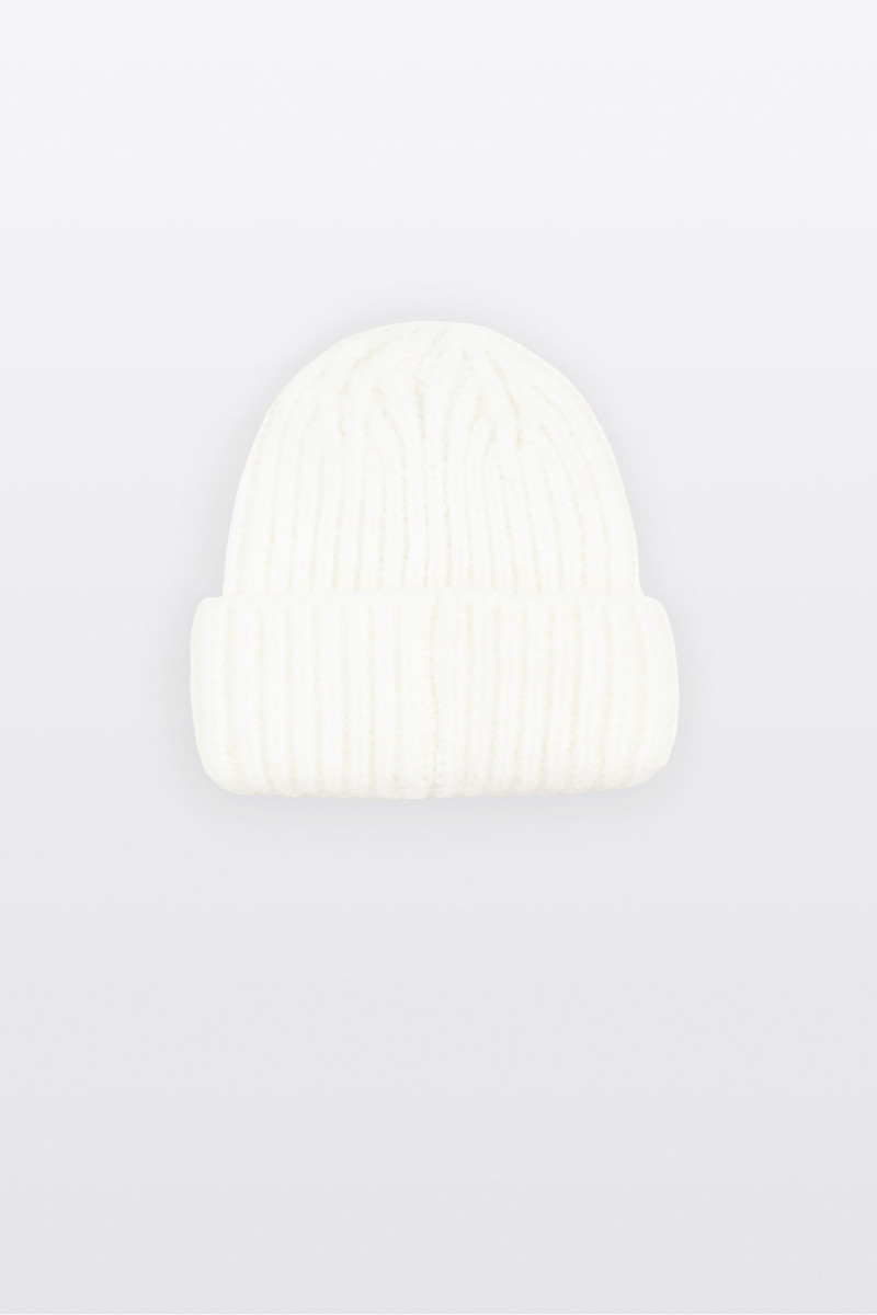 Kremowa czapka zimowa, kremowy