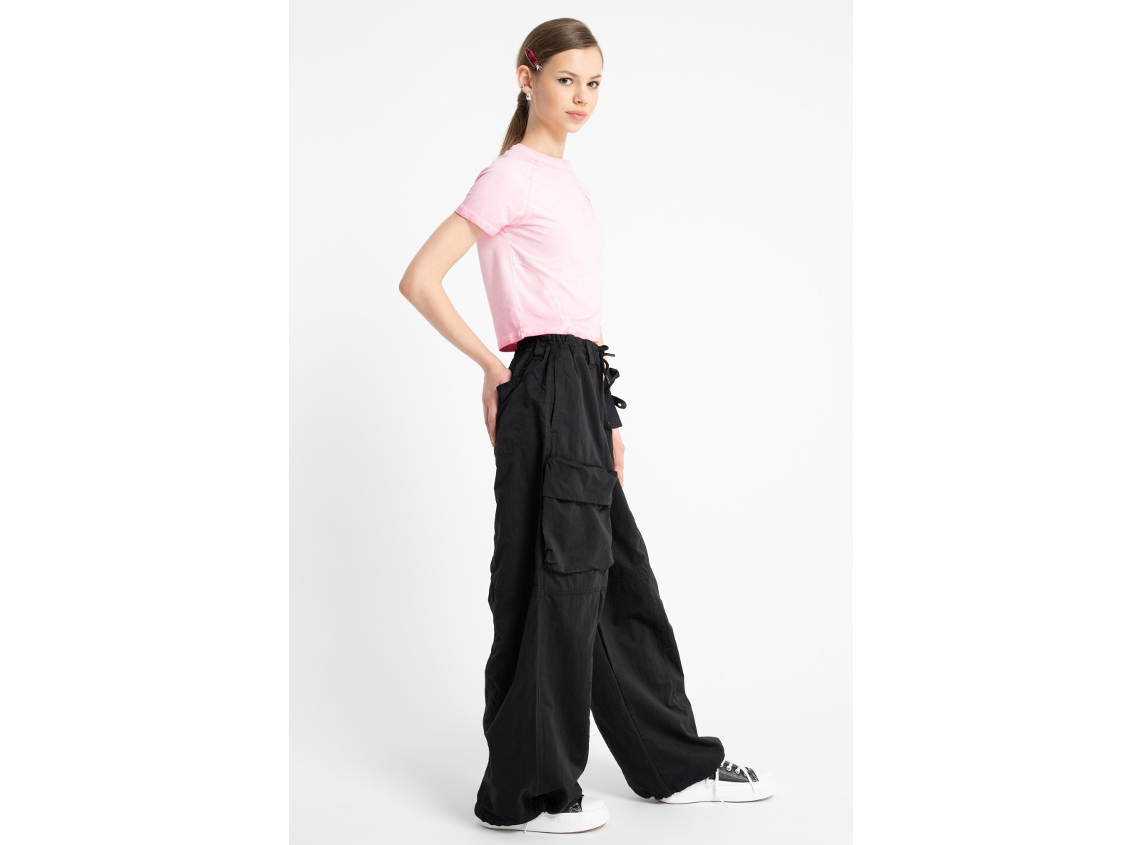 Czarne spodnie WIDE LEG z przestrzenną kieszonką Czarne spodnie WIDE LEG z przestrzenną kieszonką