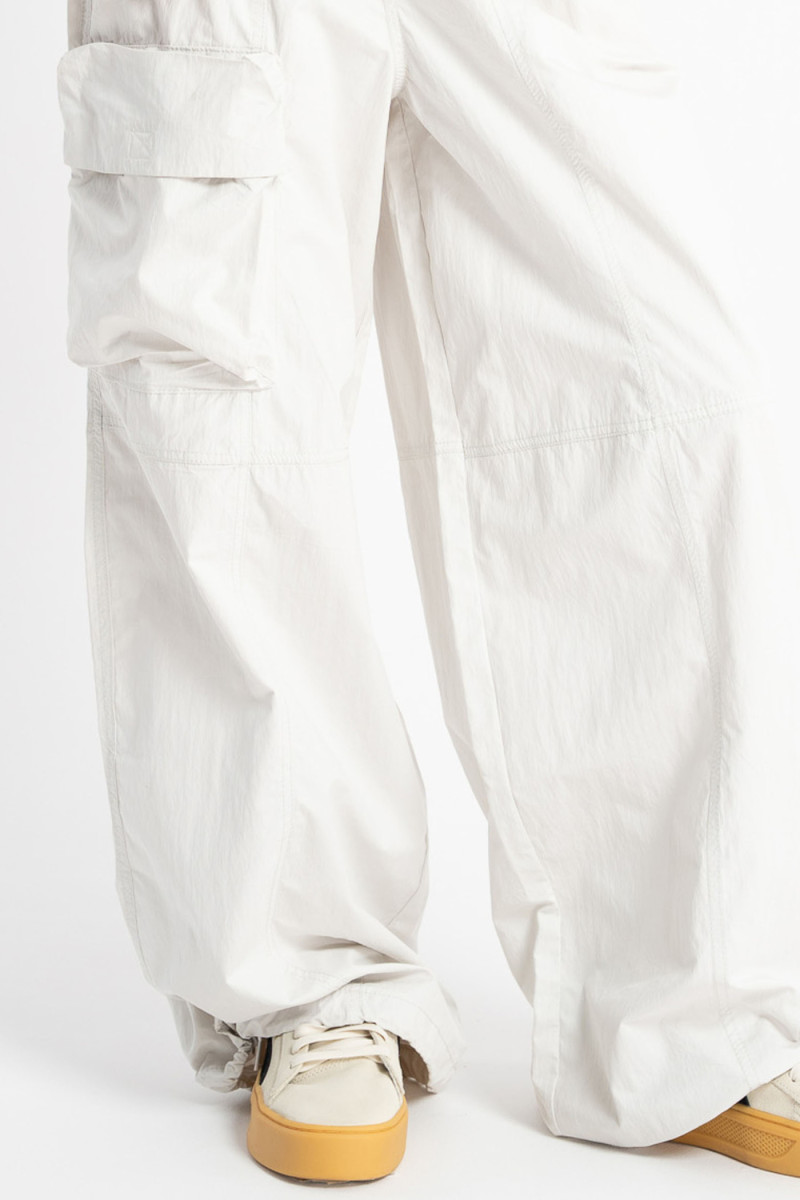 Białe spodnie WIDE LEG z przestrzenną kieszonką, biały