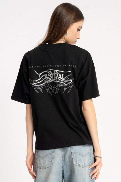 Czarny t-shirt REGULAR z autorską grafiką z tyłu Czarny t-shirt REGULAR z autorską grafiką z tyłu