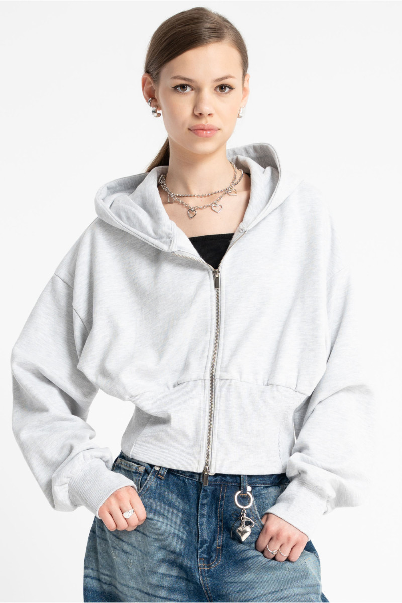 Szara bluza z kapturem z podkreśloną talią