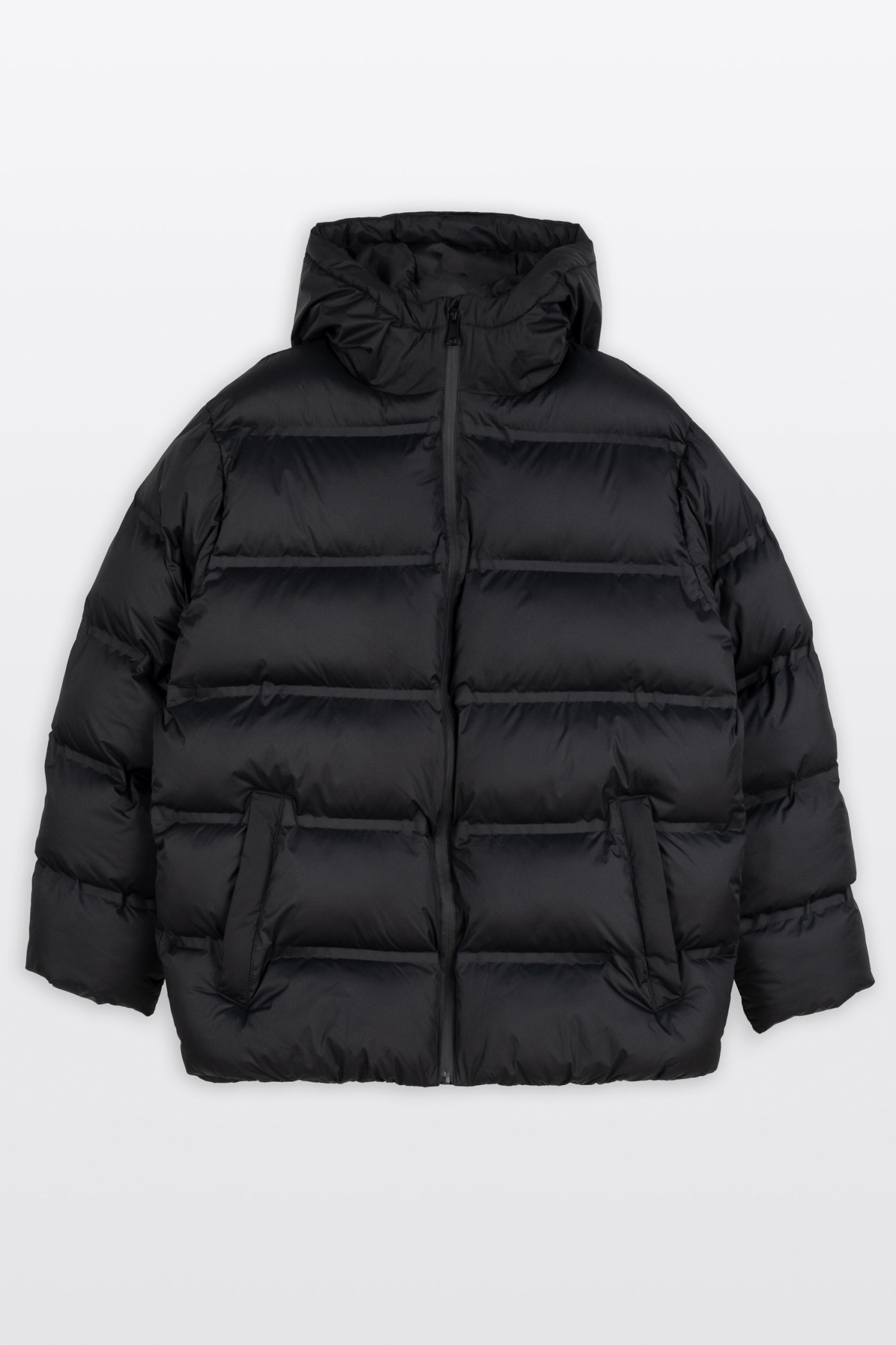 Czarna pikowana kurtka ocieplana z obszernym kapturem