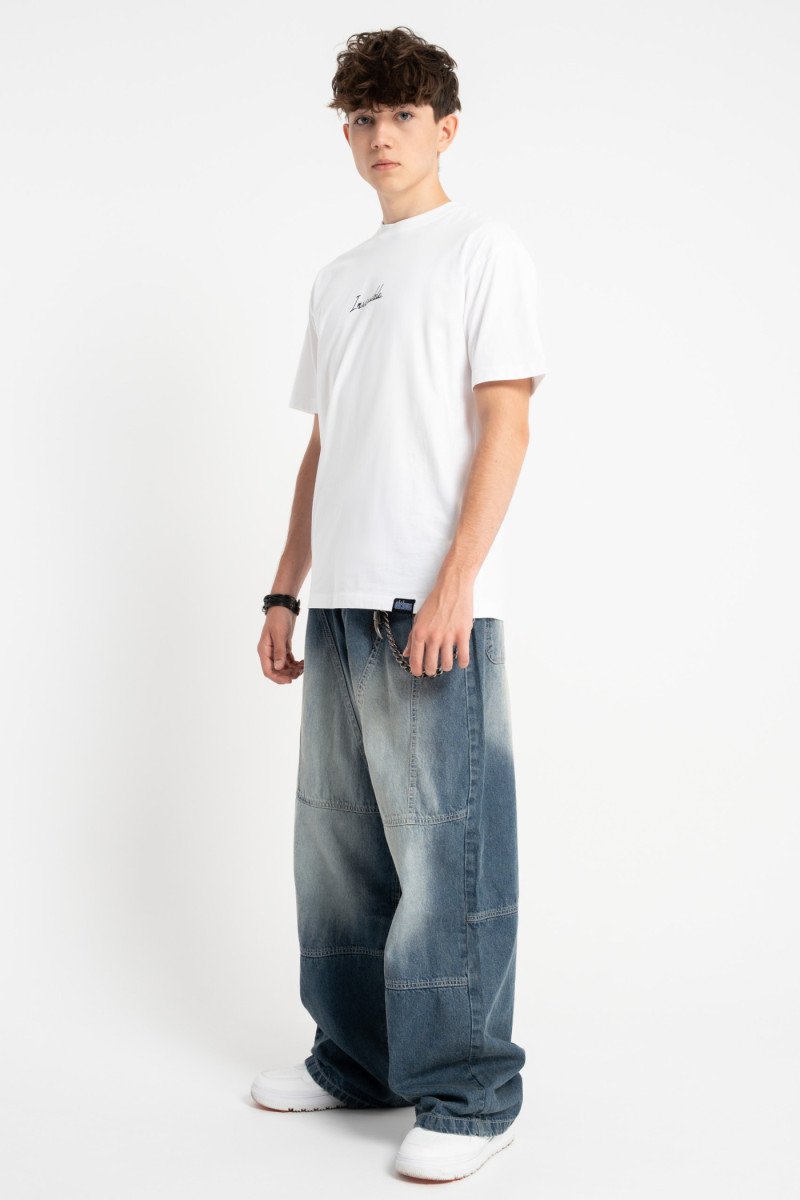 Biały t-shirt LOOSE z autorską grafiką z tyłu Biały t-shirt LOOSE z autorską grafiką z tyłu