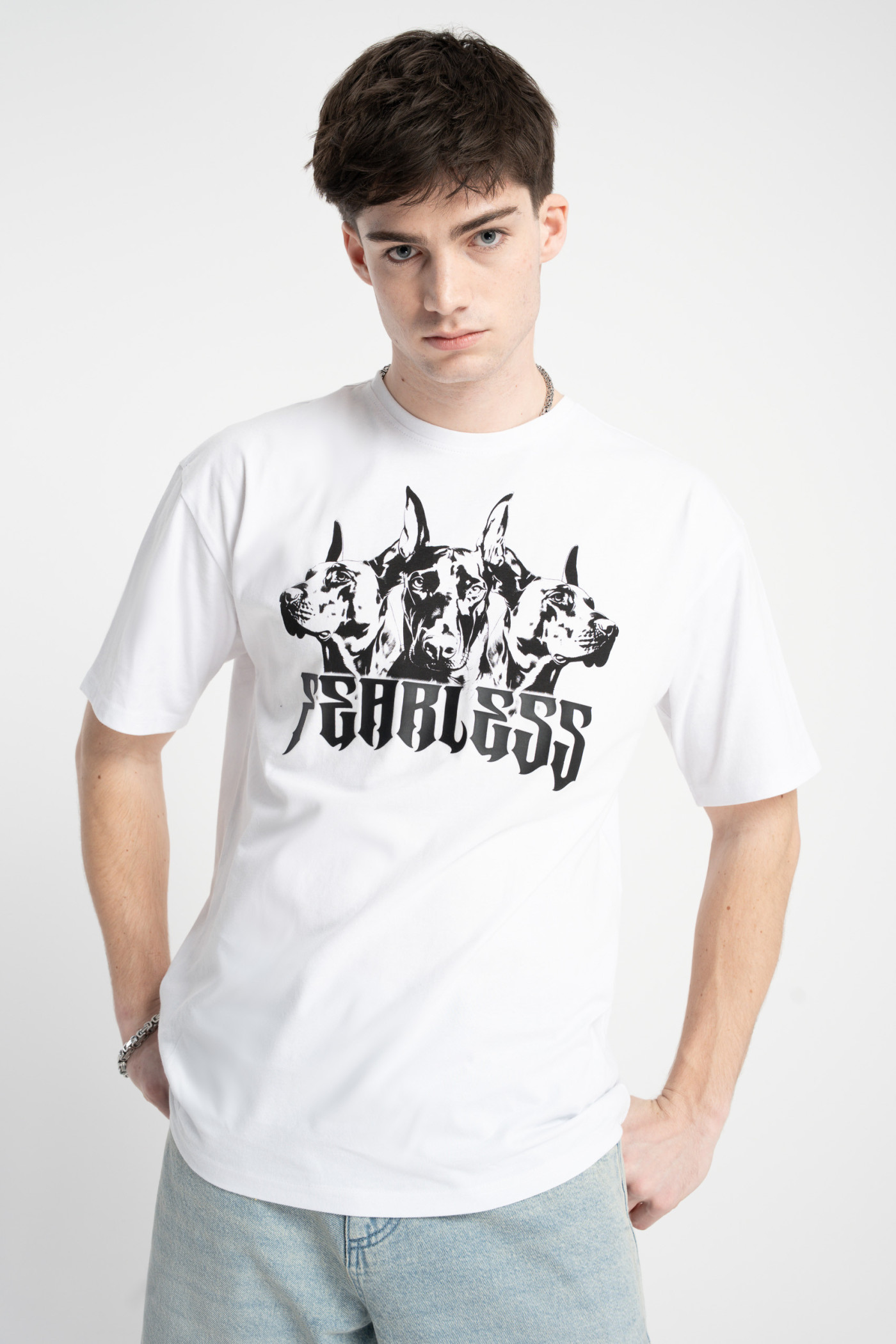 Biały t-shirt LOOSE z autorską grafiką z przodu Biały t-shirt LOOSE z autorską grafiką z przodu