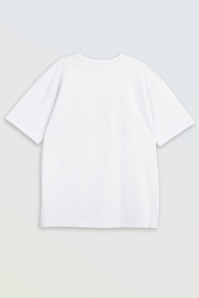 Biały t-shirt LOOSE z autorską grafiką z przodu Biały t-shirt LOOSE z autorską grafiką z przodu