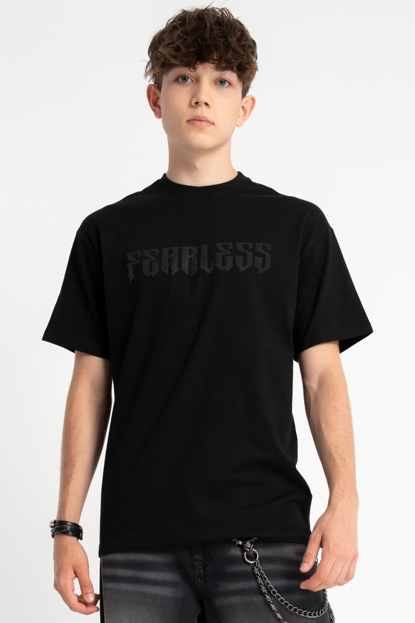 Czarny t-shirt LOOSE z nadrukiem z przodu Czarny t-shirt LOOSE z nadrukiem z przodu