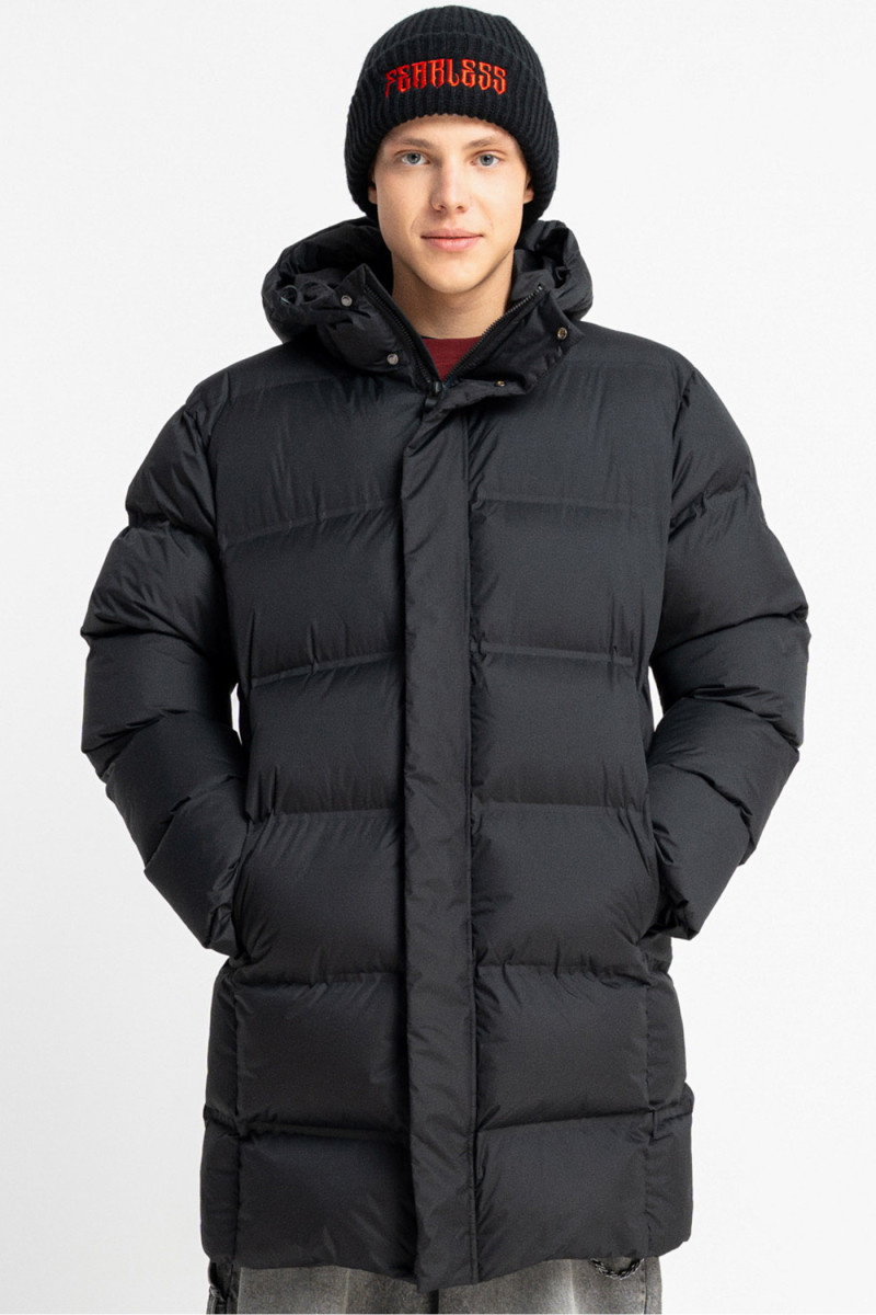 Czarna długa pikowana kurtka ocieplana z obszernym kapturem, czarny