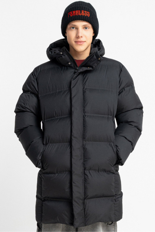 Czarna długa pikowana kurtka ocieplana z obszernym kapturem