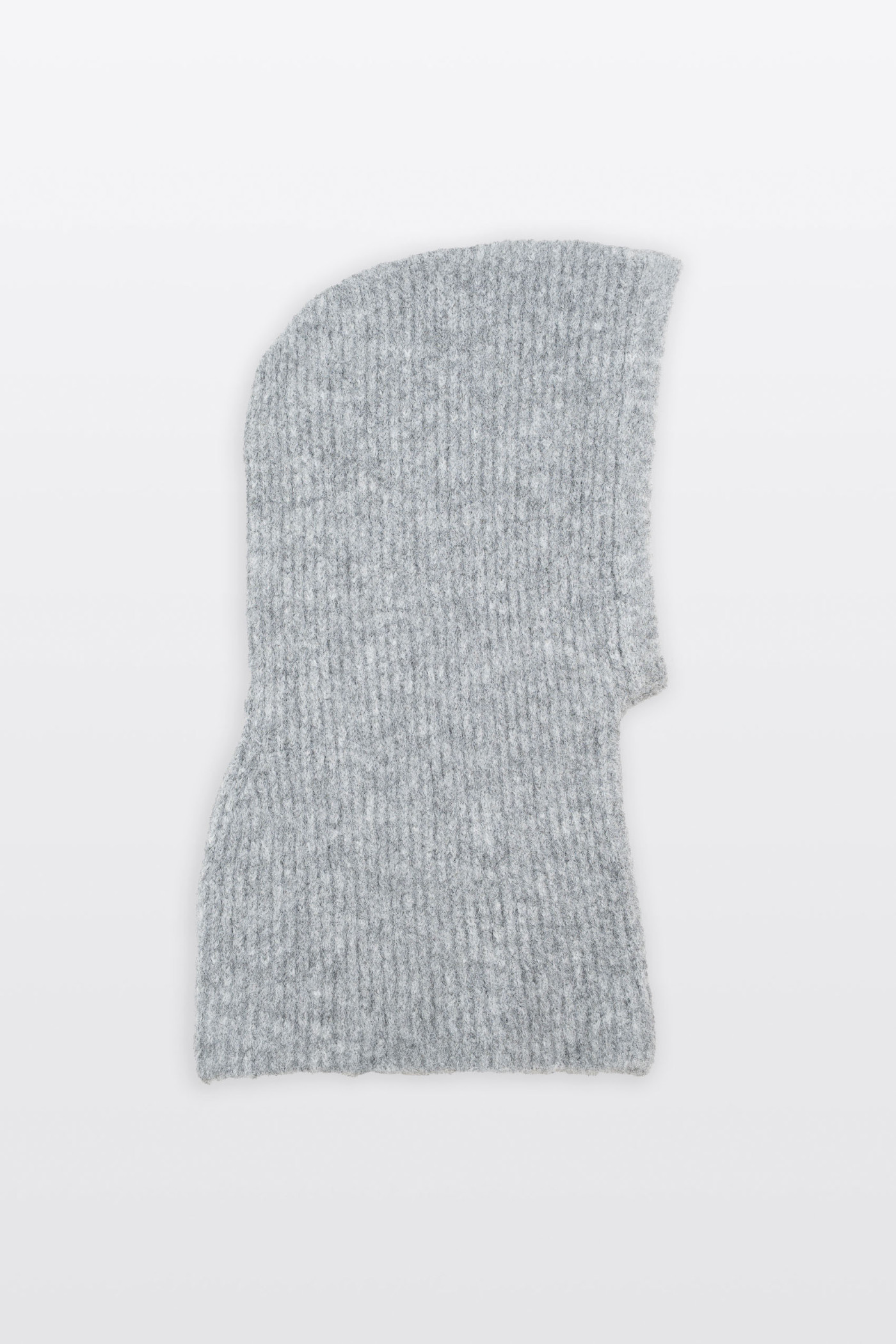 Szary komin z kapturem Szary komin z kapturem