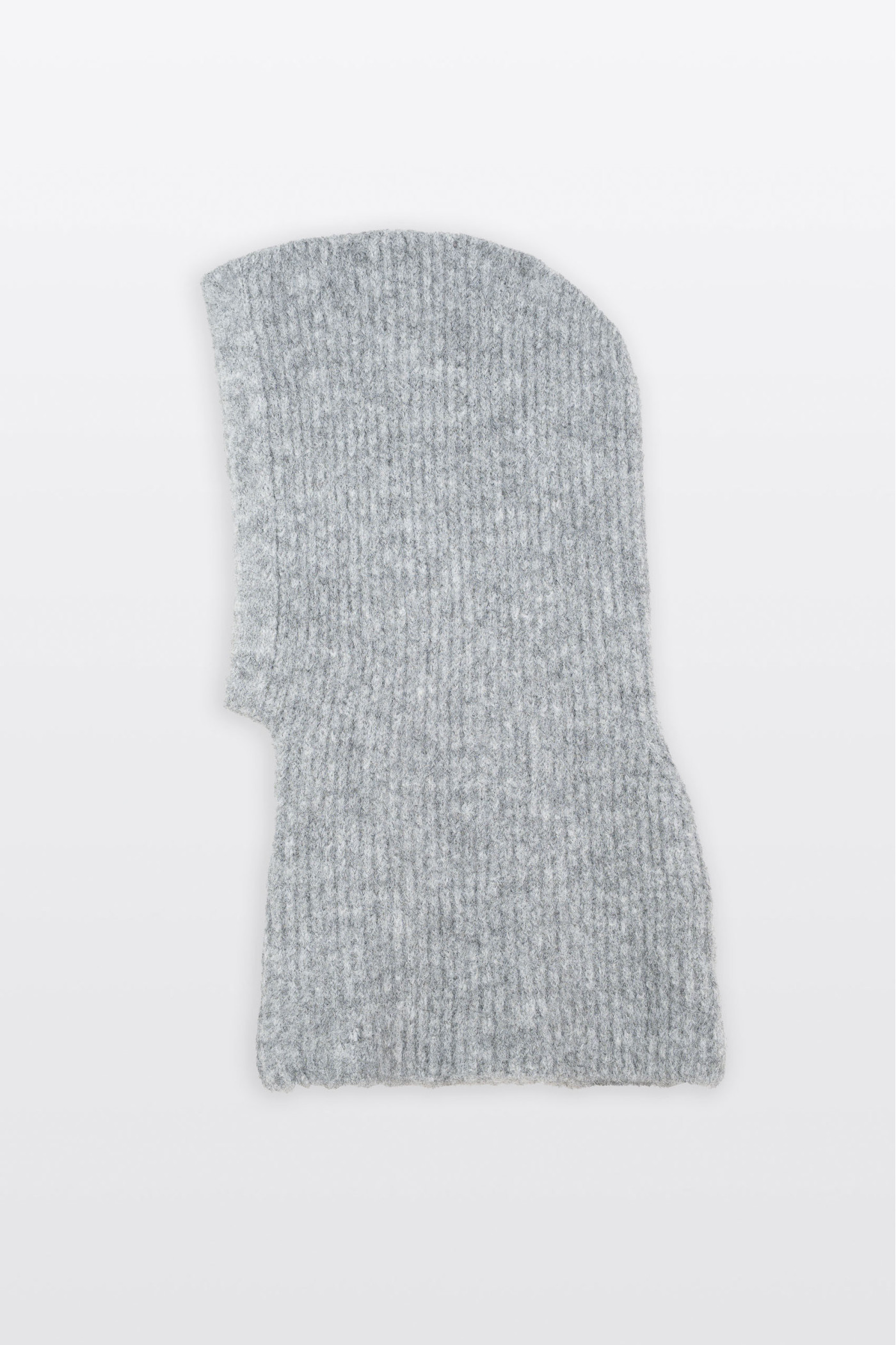 Szary komin z kapturem Szary komin z kapturem