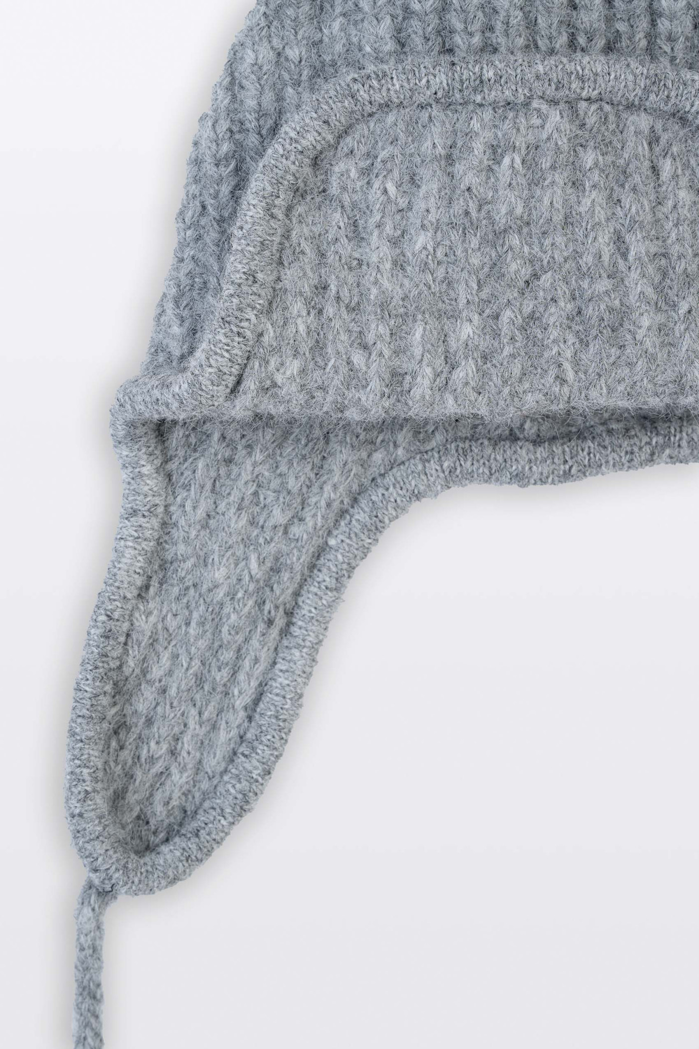 Szara czapka uszatka Szara czapka uszatka