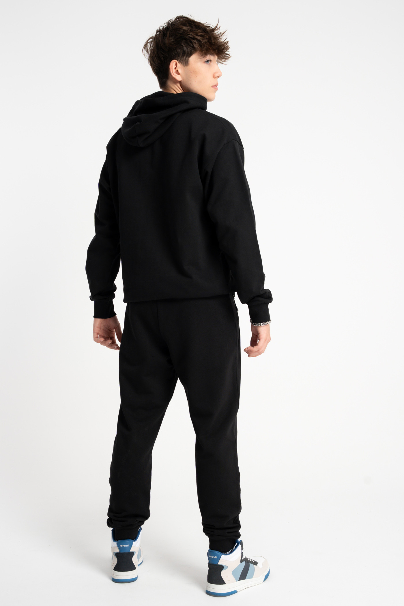 Czarne spodnie dresowe SLIM bez nadruków Czarne spodnie dresowe SLIM bez nadruków