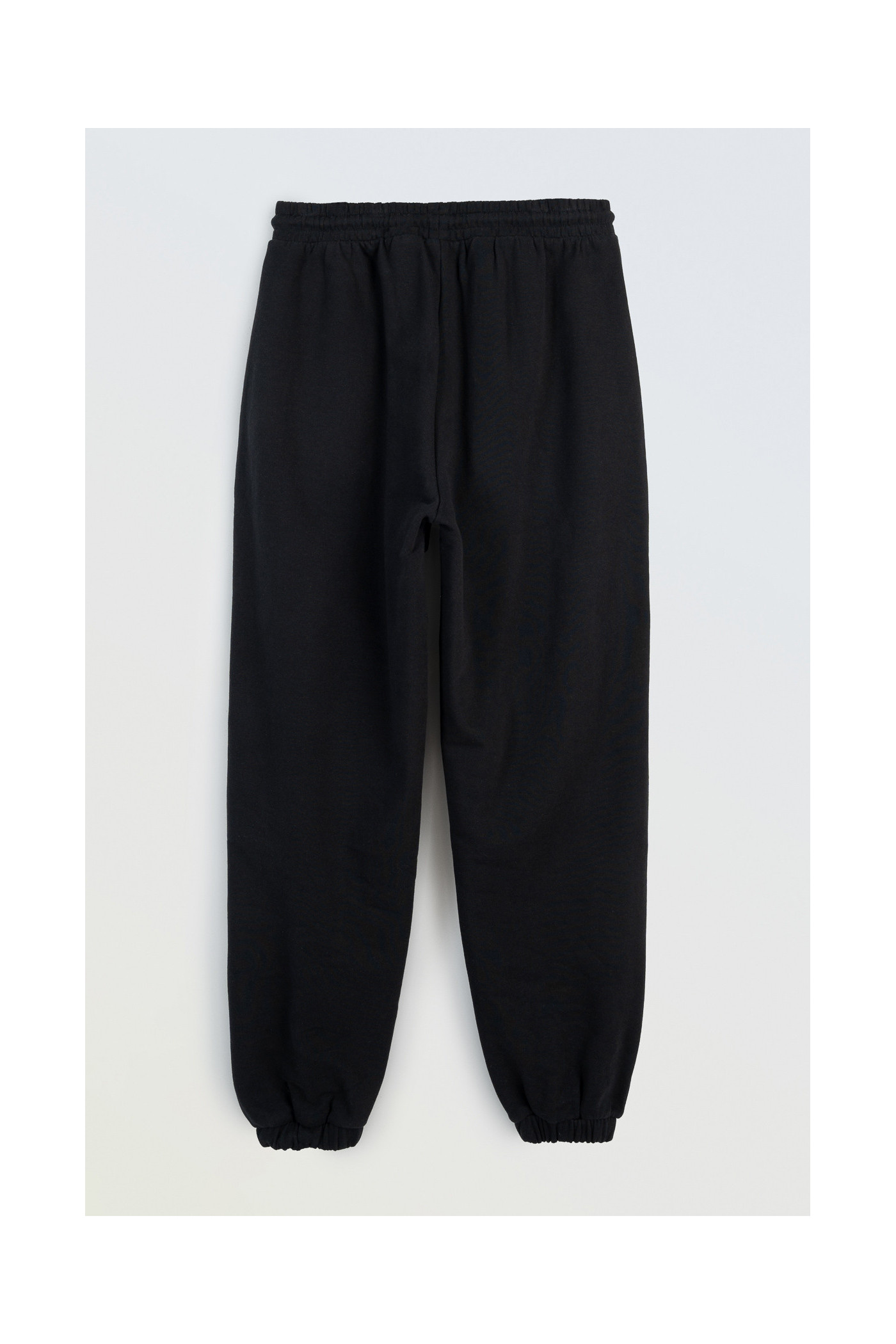 Czarne spodnie dresowe SLIM bez nadruków Czarne spodnie dresowe SLIM bez nadruków