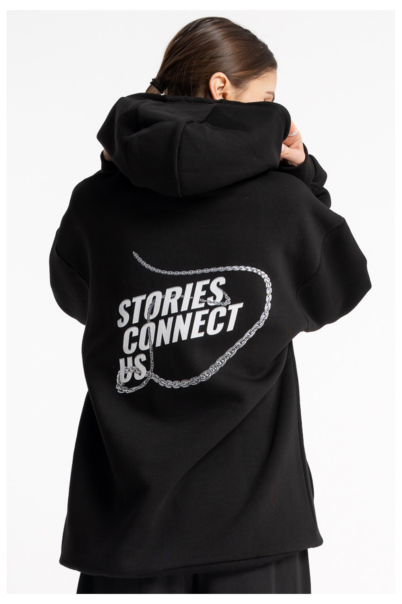 Czarna bluza UNISEX REGULAR z kapturem STORIES CONNECT US