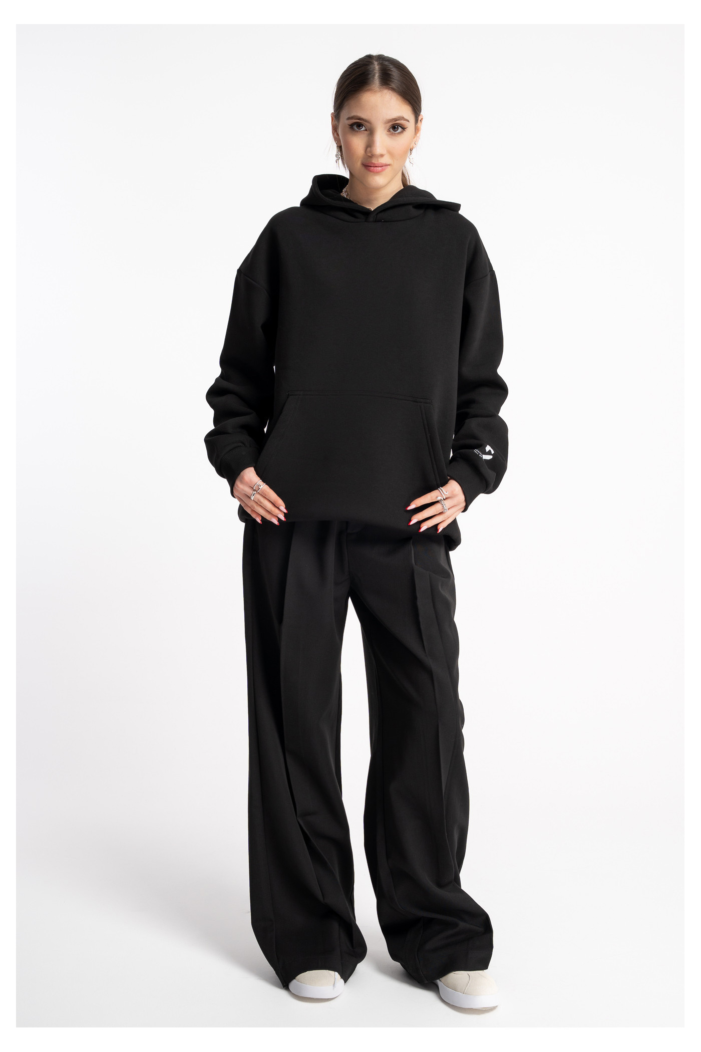 Czarna bluza UNISEX REGULAR z kapturem STORIES CONNECT US