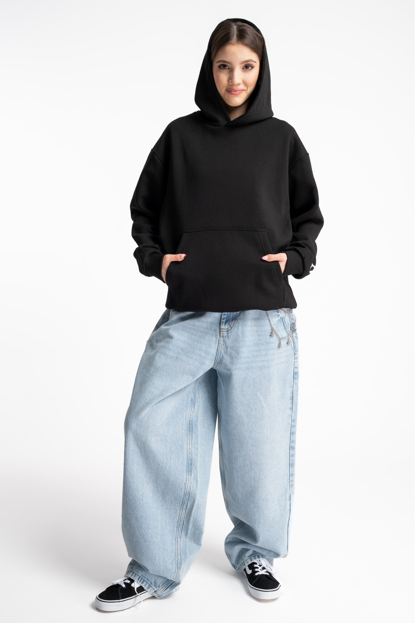 Czarna bluza UNISEX REGULAR z kapturem LUŹNO