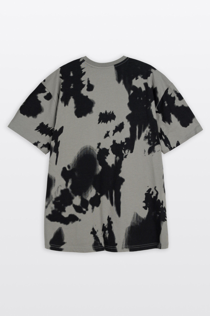 Szary t-shirt LOOSE z nadrukiem na całości Szary t-shirt LOOSE z nadrukiem na całości