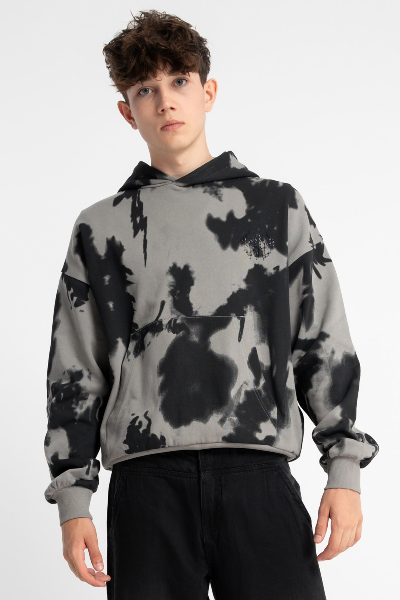 Szara bluza BOXY z kapturem z nadrukiem na całości Szara bluza BOXY z kapturem z nadrukiem na całości