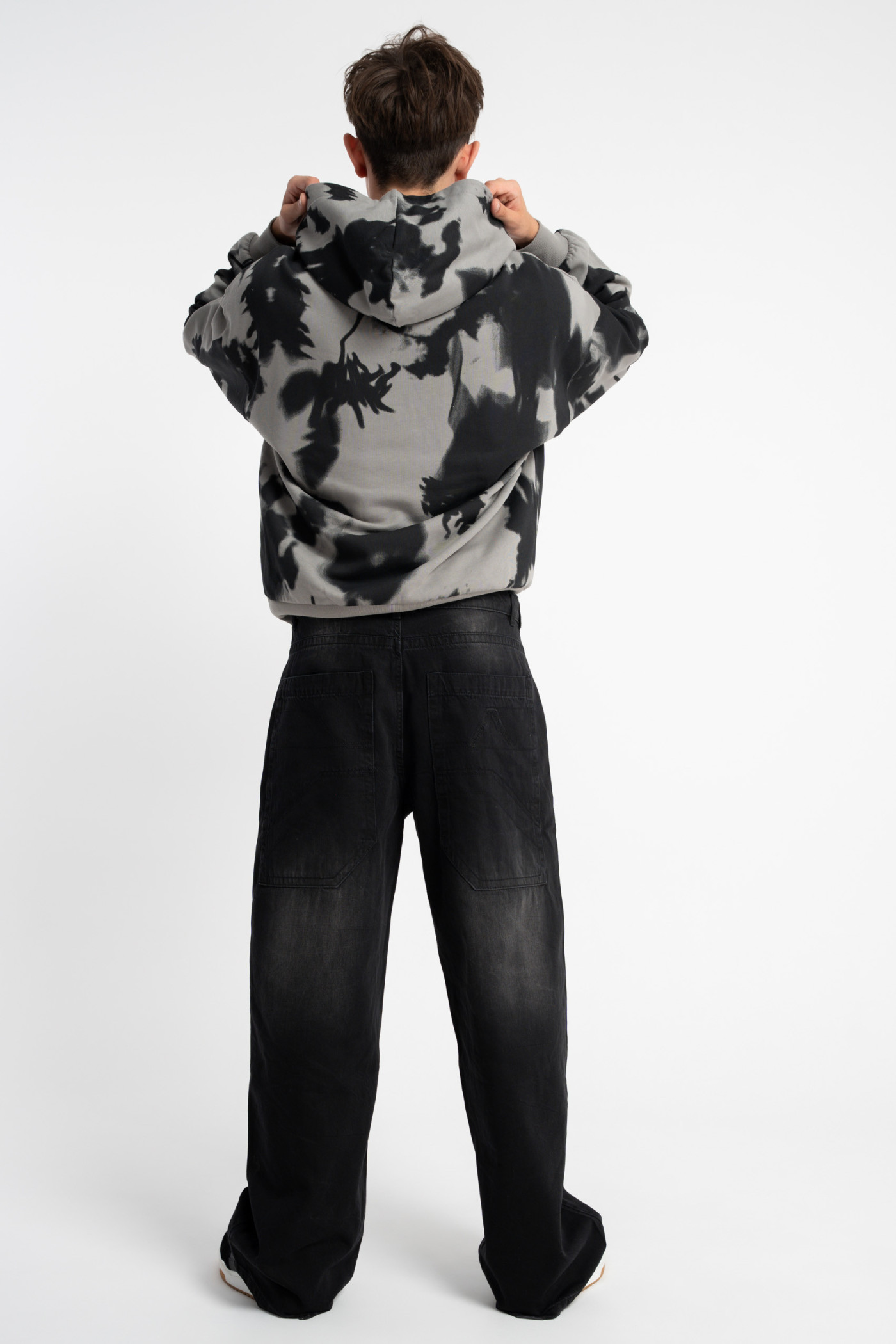 Szara bluza BOXY z kapturem z nadrukiem na całości