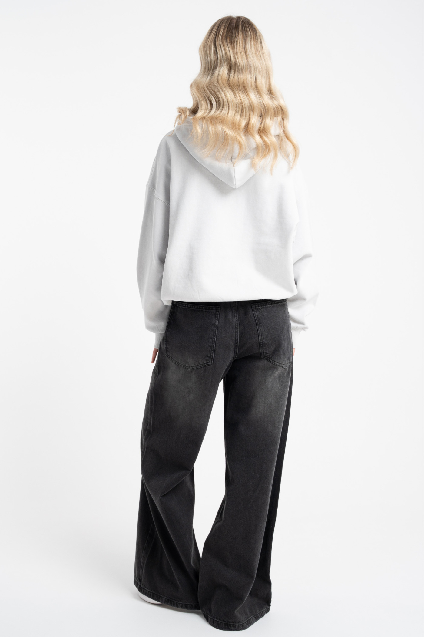 Jasnoszara bluza BOXY z autorską grafiką z przodu