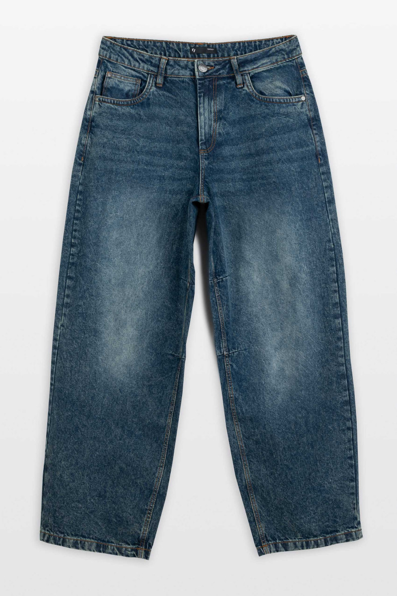 Granatowe spodnie jeansowe o kroju BAGGY z haftem na kieszeni