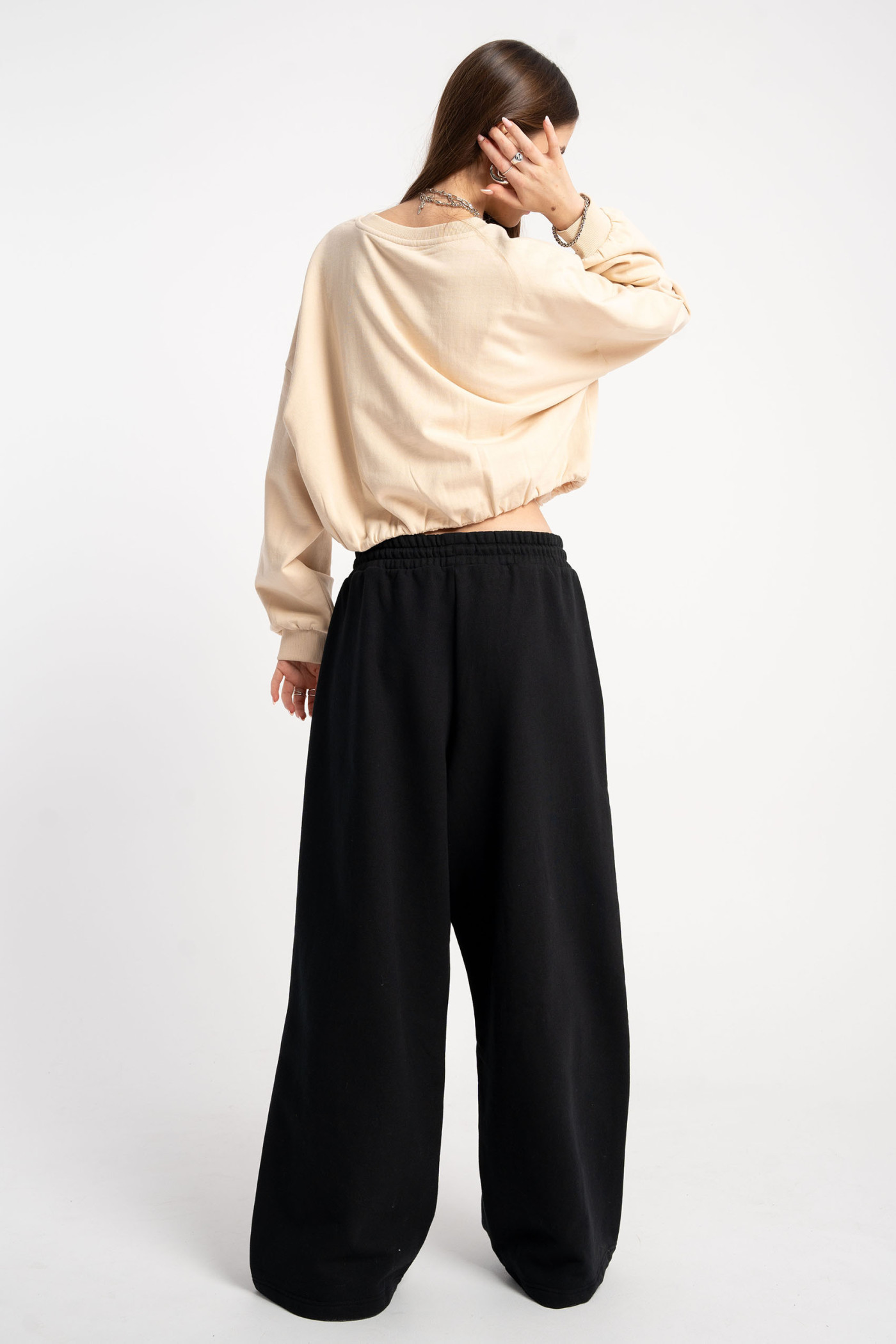 Czarne spodnie dresowe UNISEX z szerokimi nogawkami