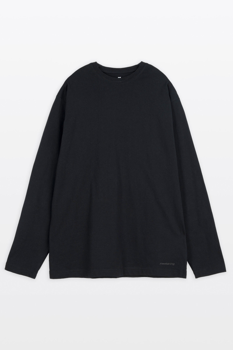 Czarny longsleeve z minimalistycznym nadrukiem na dole Czarny longsleeve z minimalistycznym nadrukiem na dole