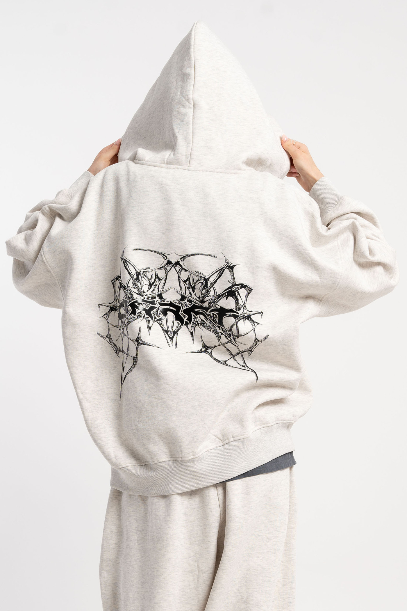 Szara bluza OVERSIZE z kapturem z autorską grafiką z tyłu