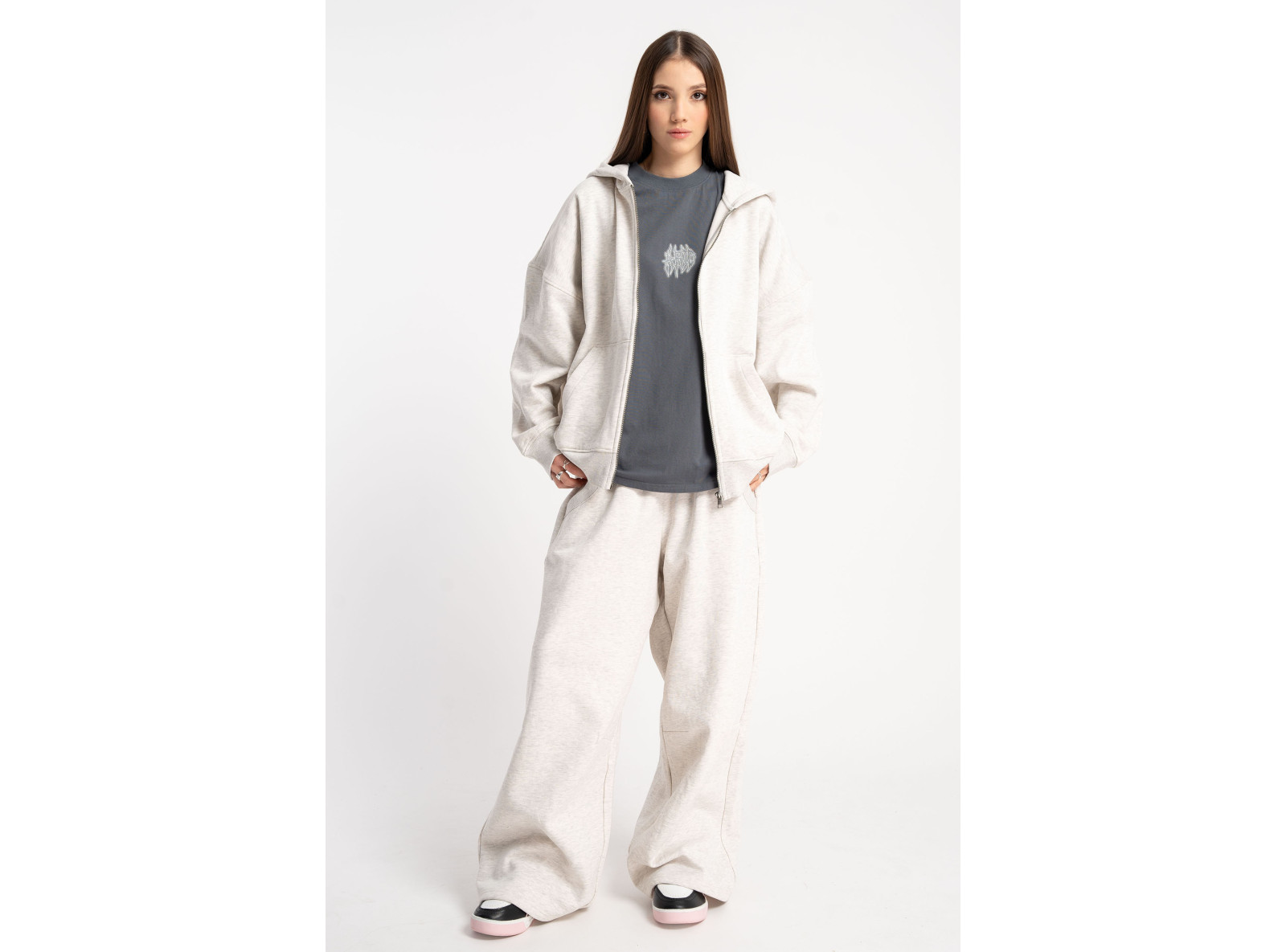 Szara bluza OVERSIZE z kapturem z autorską grafiką z tyłu