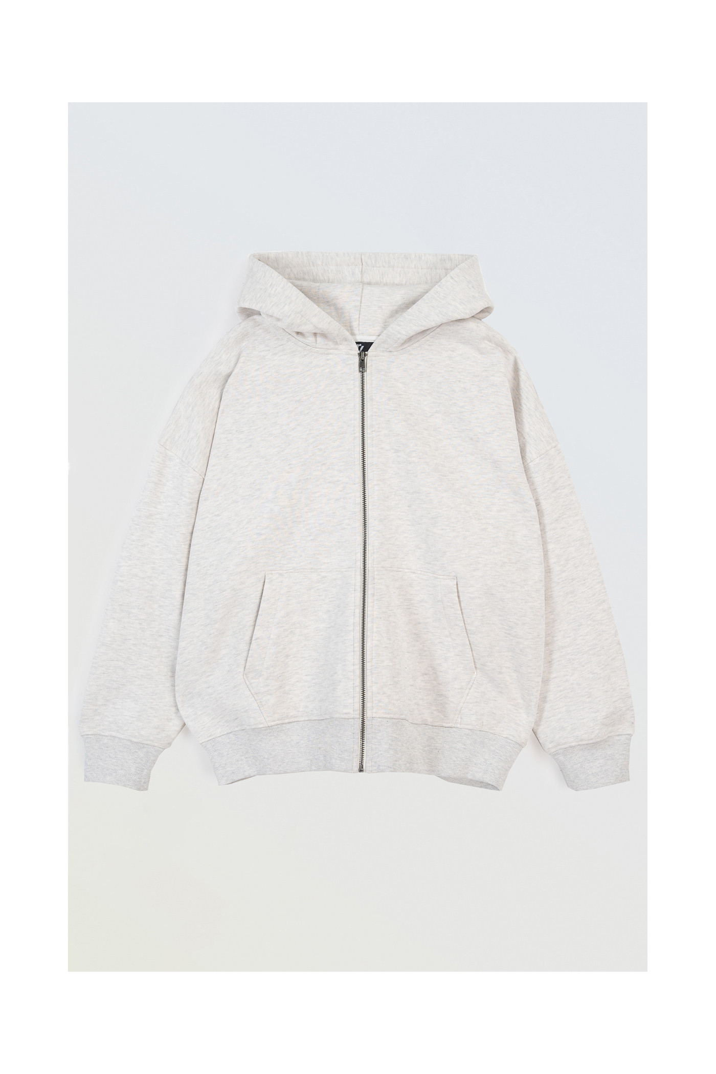 Szara bluza z kapturem z autorską grafiką z tyłu