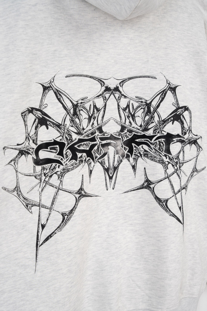 Szara bluza z kapturem z autorską grafiką z tyłu