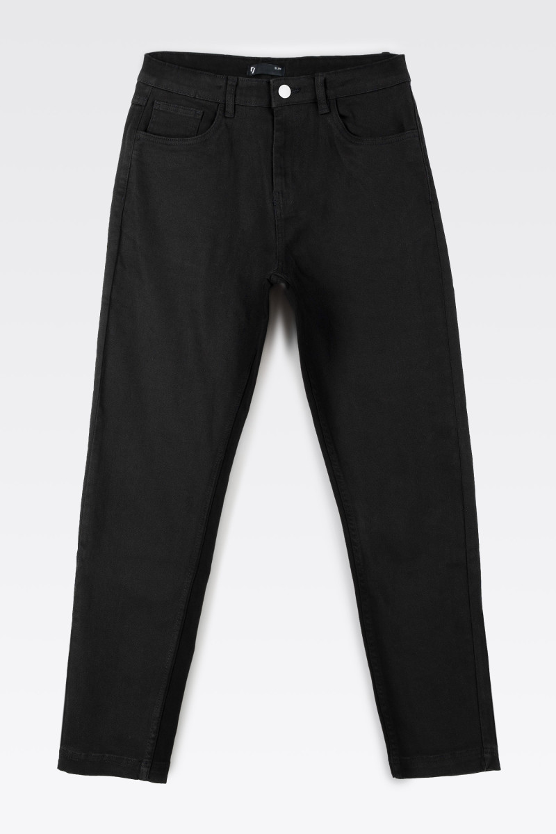 Czarne spodnie jeansowe o dopasowanym kroju