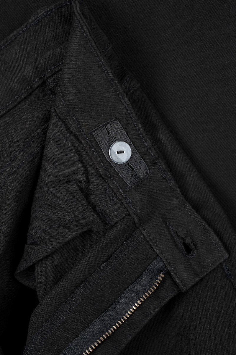 Czarne spodnie jeansowe SLIM