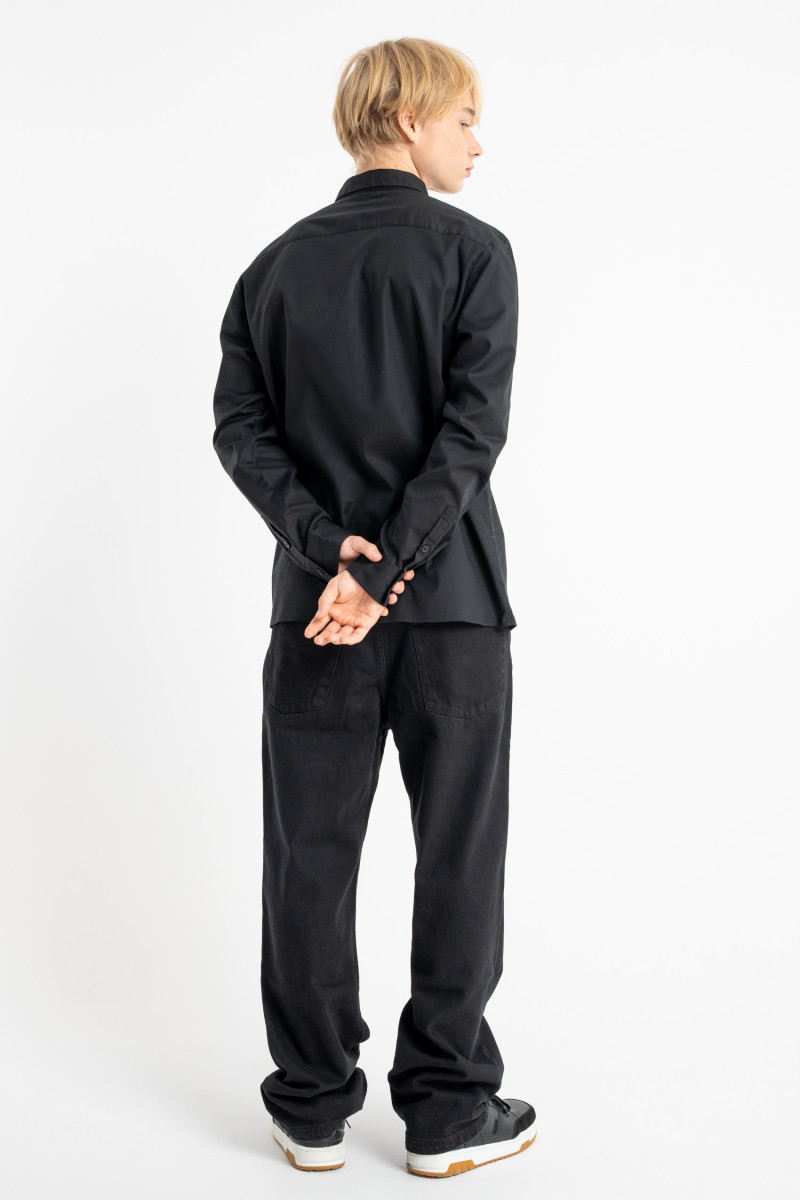 Czarna koszula LOOSE z autorską grafiką z przodu z długim rękawem