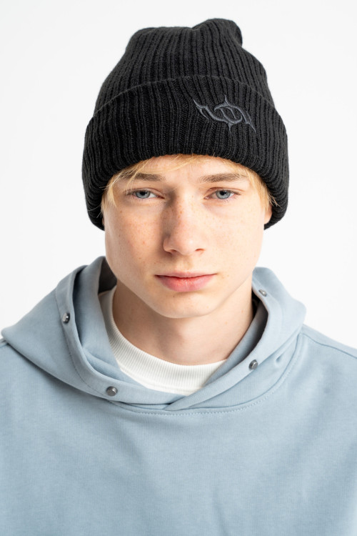Czarna czapka zimowa z nadrukiem
