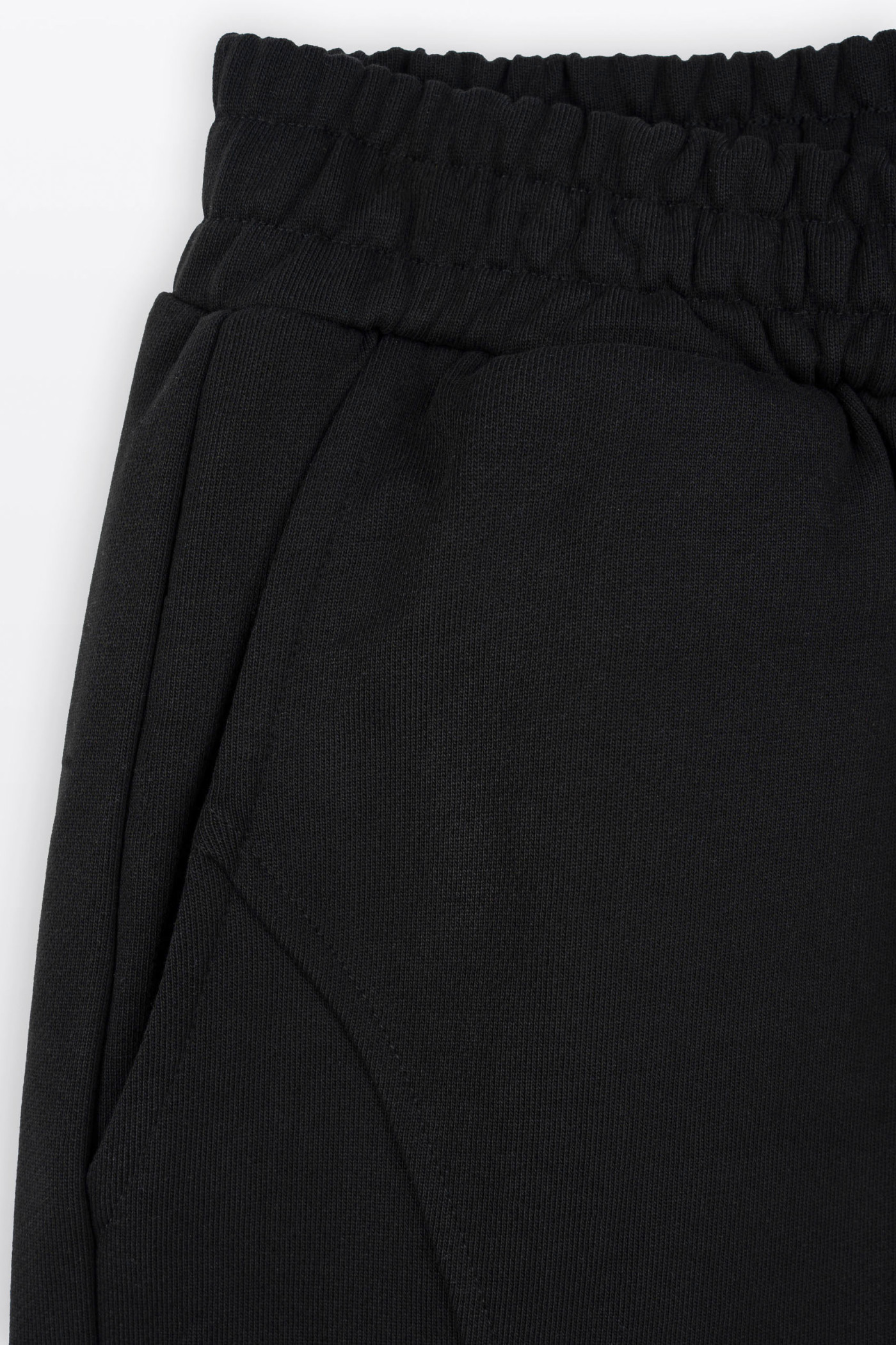 Czarne spodnie dresowe WIDE LEG z modnymi cięciami