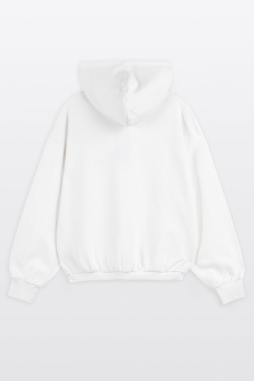 Biała bluza BOXY z kapturem z minimalistycznym haftem z przodu wkładana przez głowę
